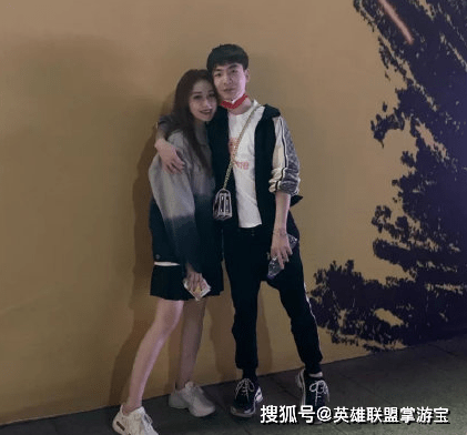 lol 解说杯遭狼行女友单杀,管泽元:年轻人不讲武德!