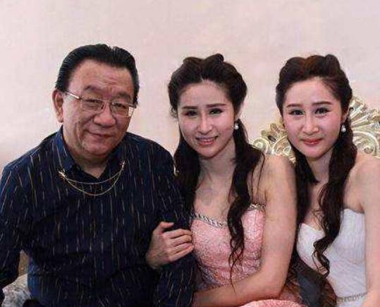 先是代言虚假广告,又送女徒弟名牌包,侯耀华如今也落魄了?