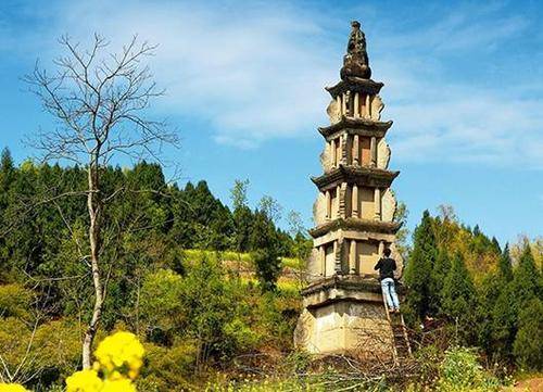 在南部县永定镇永定村,有一座建于清顺治年间 距今已350多年保存完好