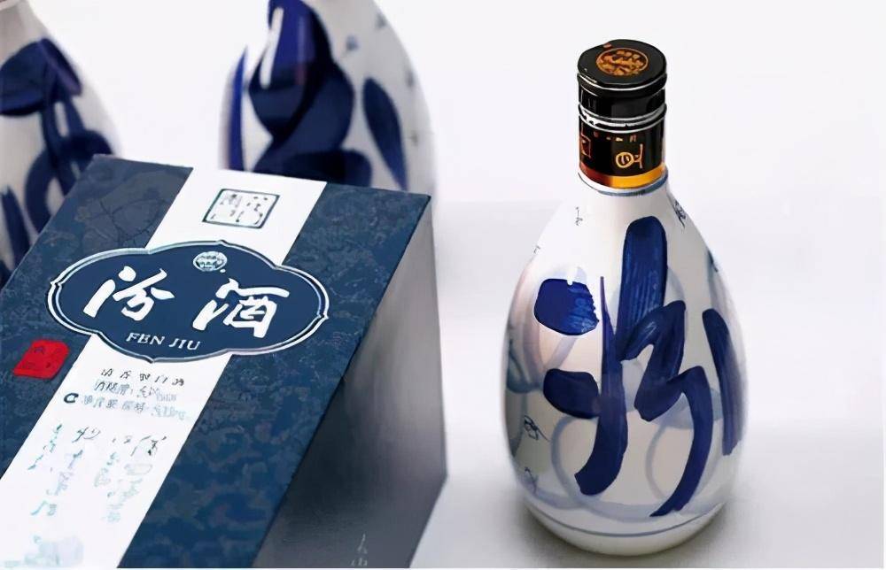 其中53度"青花30"的网络零售价格已与新品"青花汾酒30·复兴版"定价