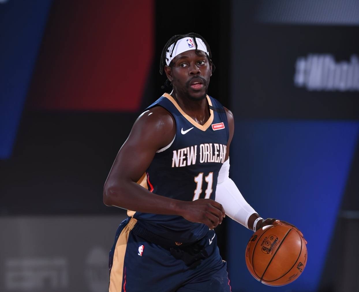 原创7换1!雄鹿鹈鹕正式达成霍勒迪交易,字母哥或将进行5年续约