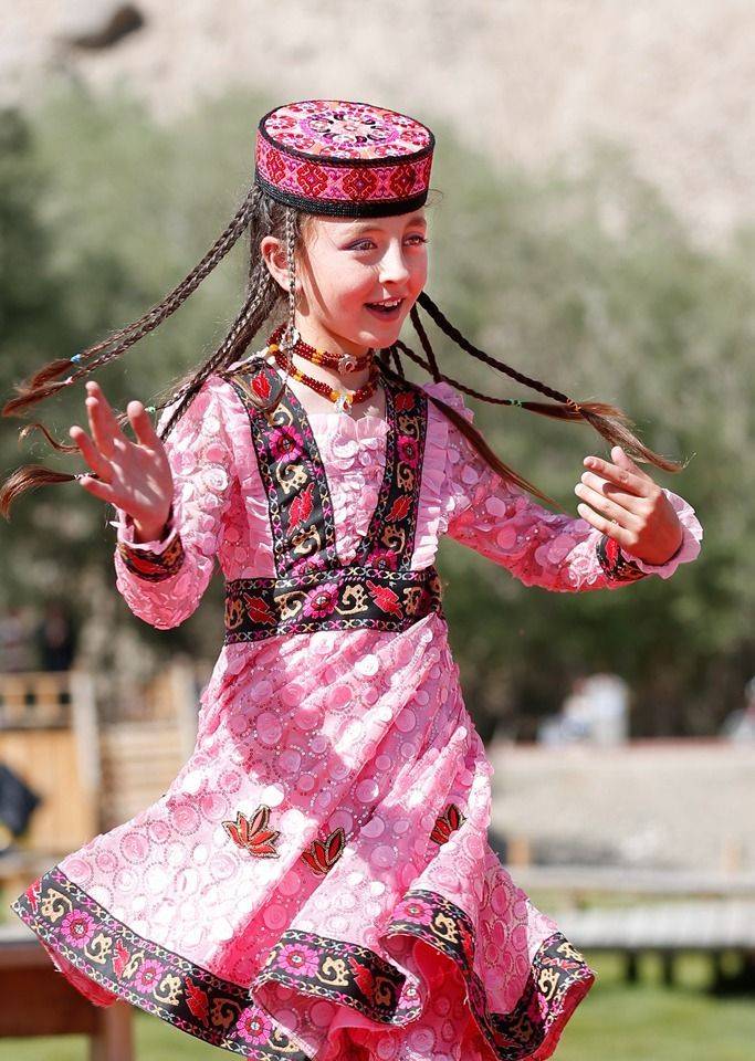 新疆旅游攻略10新疆民风民俗各民族服饰