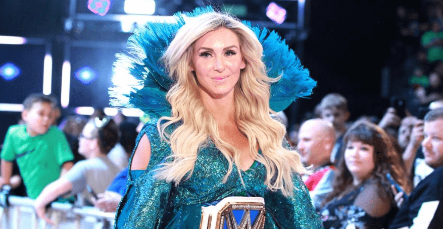 夏洛特·弗莱尔上一次出现在wwe节目是在今年6月早些时候,那是一场与