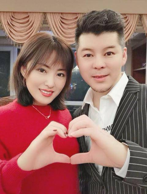 王小虎还会在日常更新其他家庭动态,网友很期待他会晒出儿子的照片