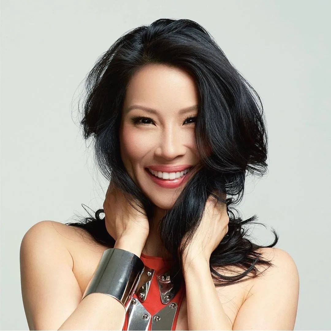 的长相更符合于美国对于亚洲女性的定义,所以她才有成为演员的机会