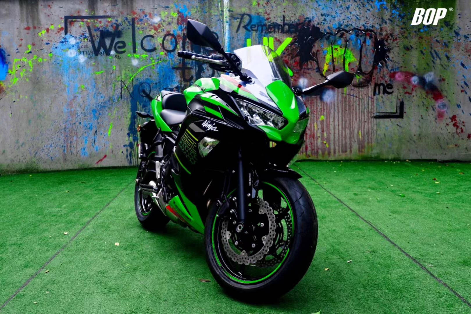 现代的万能选手,只要骑上这辆川崎ninja650就懂