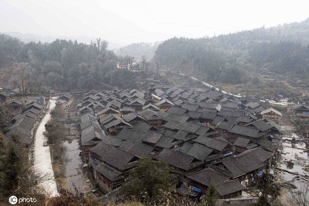 贵州增冲村:百年鼓楼古韵来 托苗山下炊烟袅