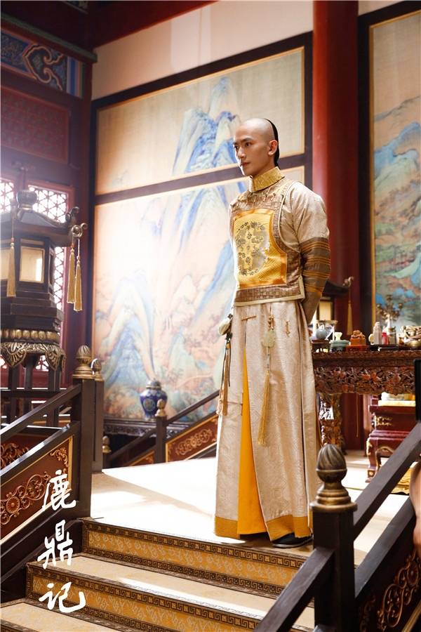 张天阳新剧《鹿鼎记》播出 俊朗清逸演绎"小玄子"康熙