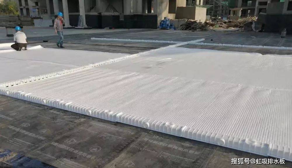 车库顶板虹吸排水系统工作原理及施工现场图片