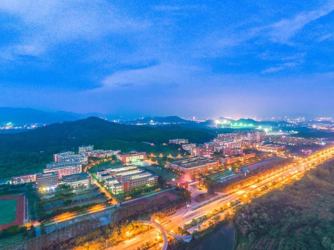 广东大学巡礼广州华商职业学院