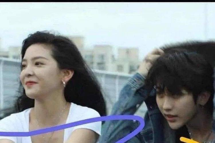 蔡徐坤被曝《情人》mv女主是章若楠,引发粉丝吃醋脱粉回踩