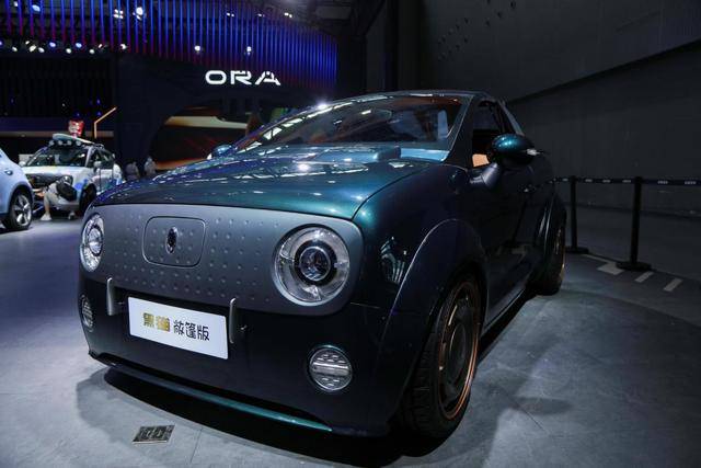 欧拉黑猫广州车展再出征 敞篷设计引潮流青年围观