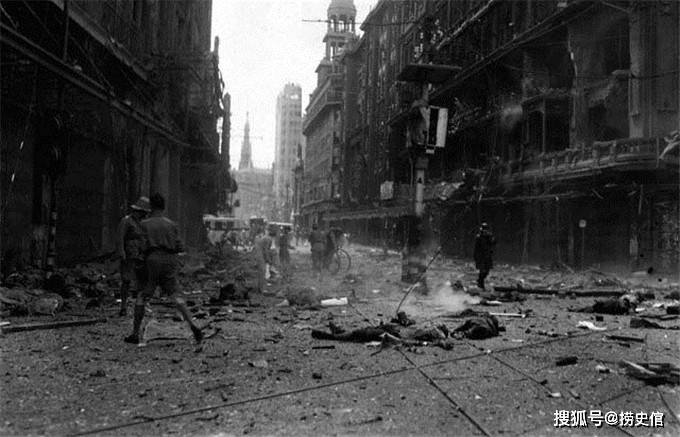 老照片,淞沪战役后沦陷的上海惨不忍睹