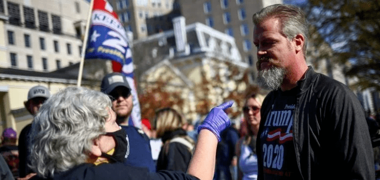 比黑人更惨的"红脖子"白人,是繁荣美国背后的一道伤疤.