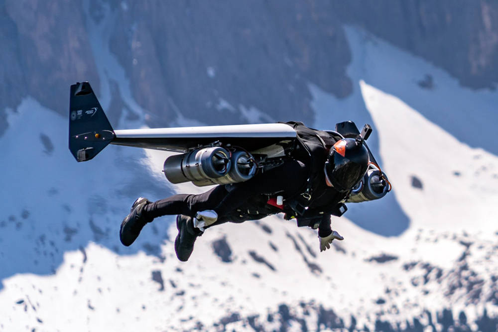 36岁法国翼装飞行大师命丧沙漠,喷气飞翼有多危险?