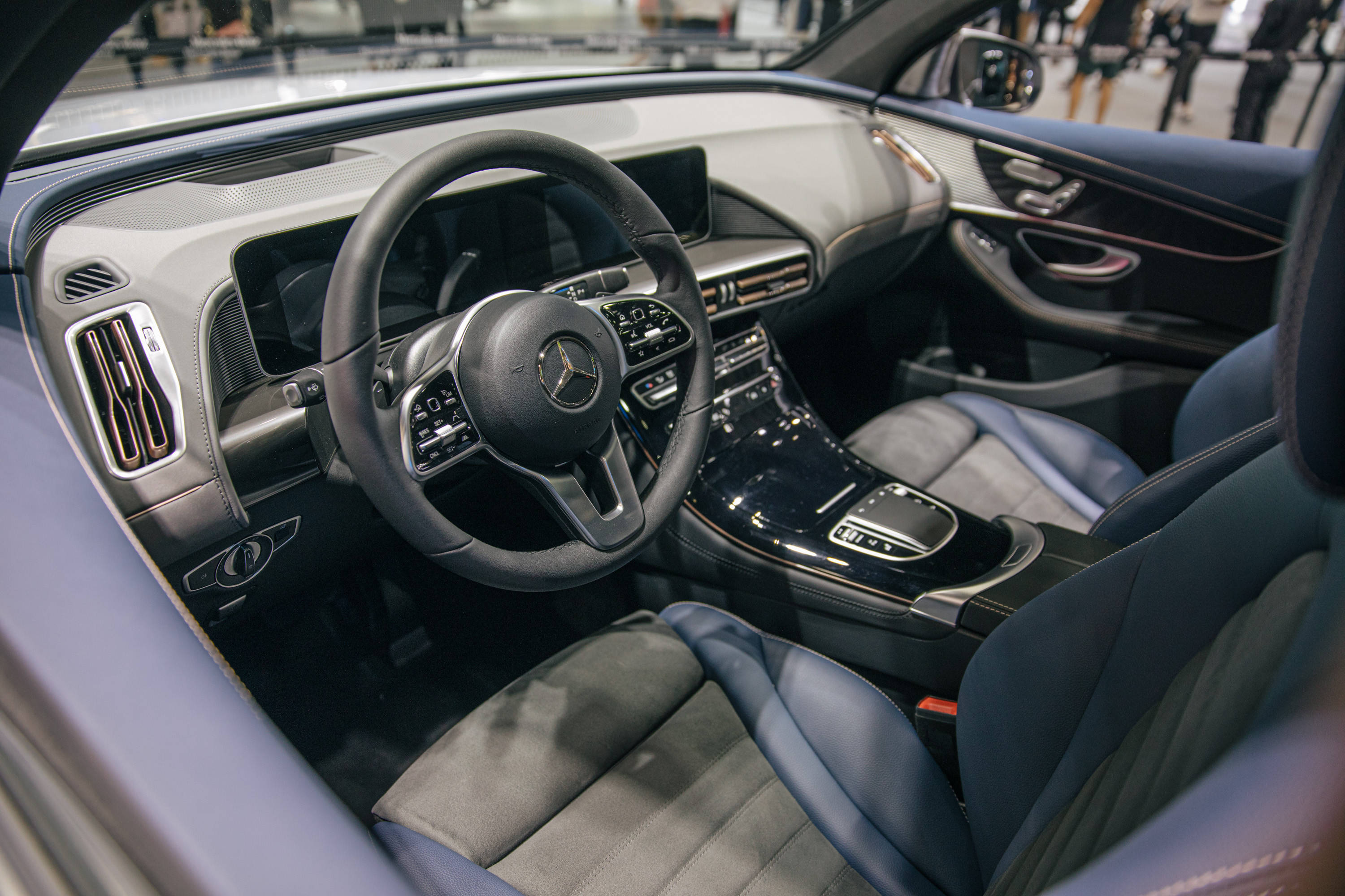 奔驰eqc和宝马ix3你选谁?