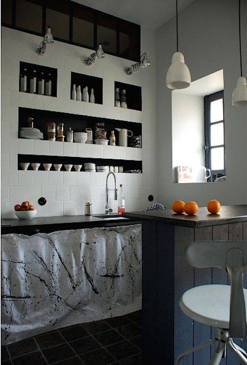 越来越多人厨房不打柜子了,墙上做壁龛设计,照样收纳又更省钱!