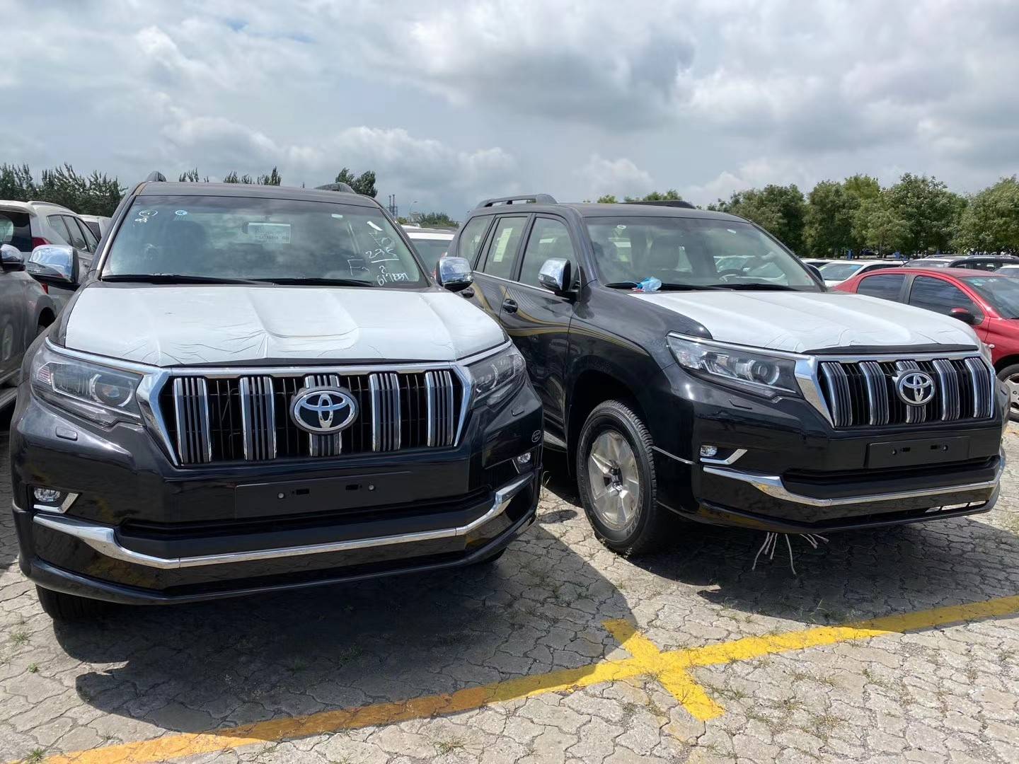 2020款丰田霸道4000高端奢华彰显尊贵身份