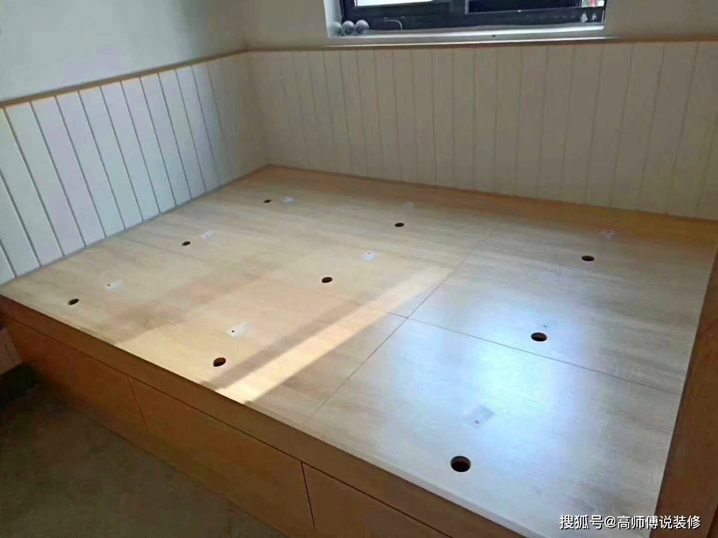 木工打柜子可以自己选材料,现场打柜子选用的都是实木板或是免漆板.