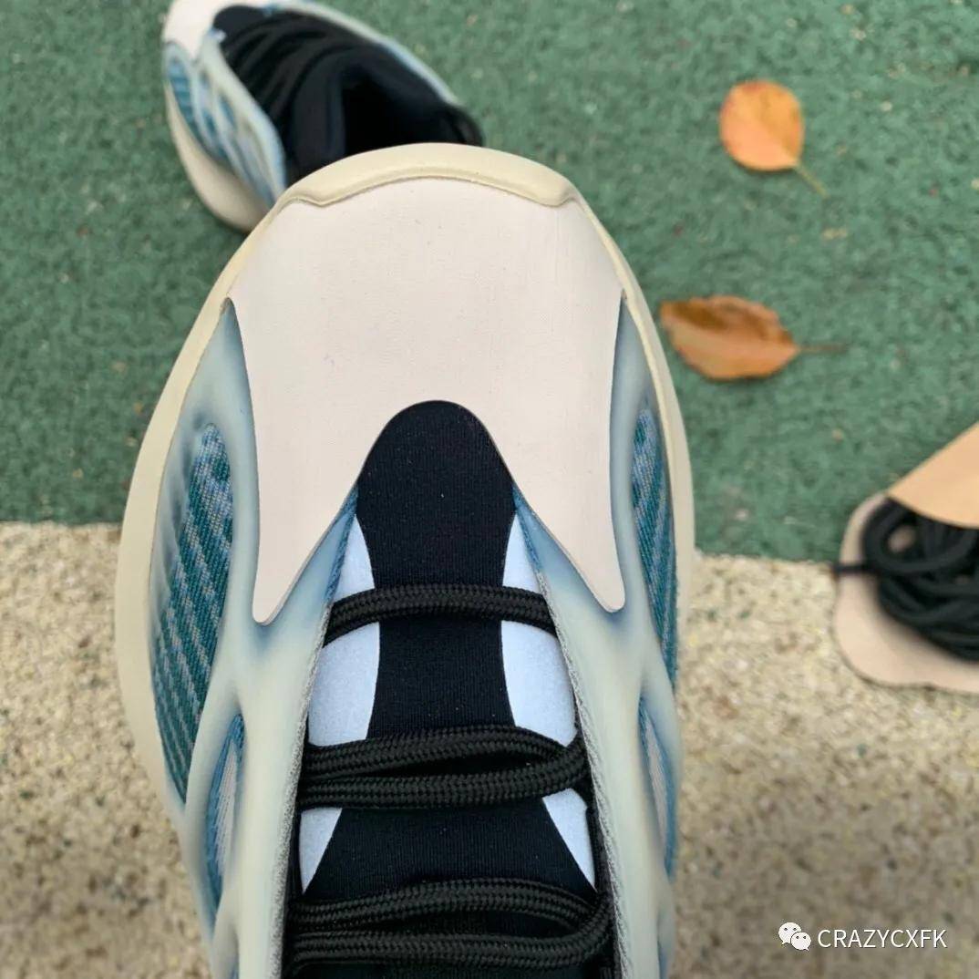阿迪达斯adidasyeezy700v3kyanite椰子极光蓝晶石运动鞋