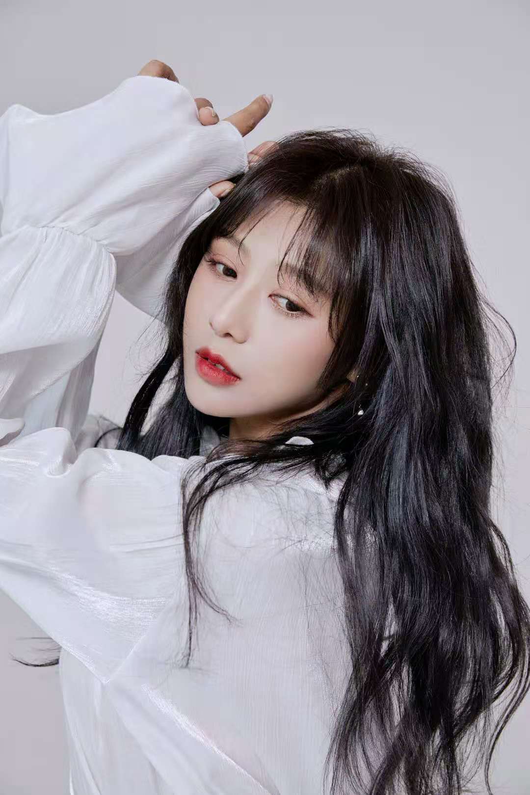 施南写真大片曝光 甜美灵动少女感十足_手机搜狐网