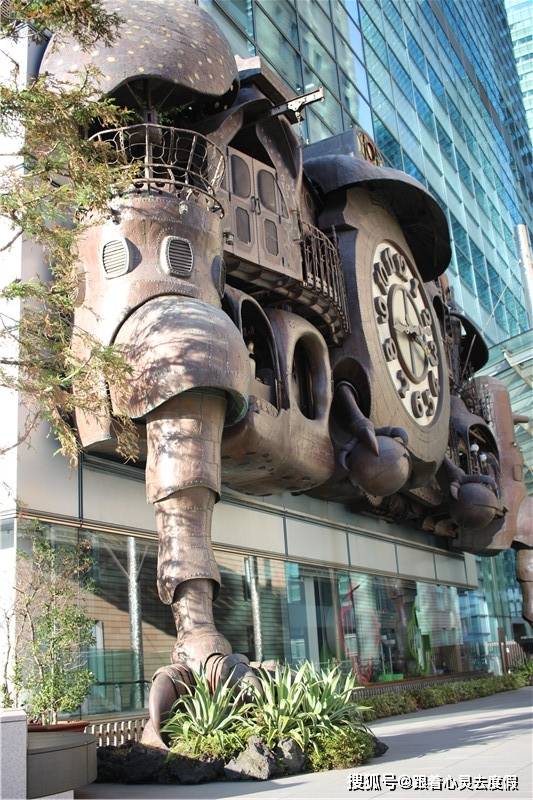 宫崎骏大钟,横跨在商场外墙的哈尔移动城堡~你喜欢吗?