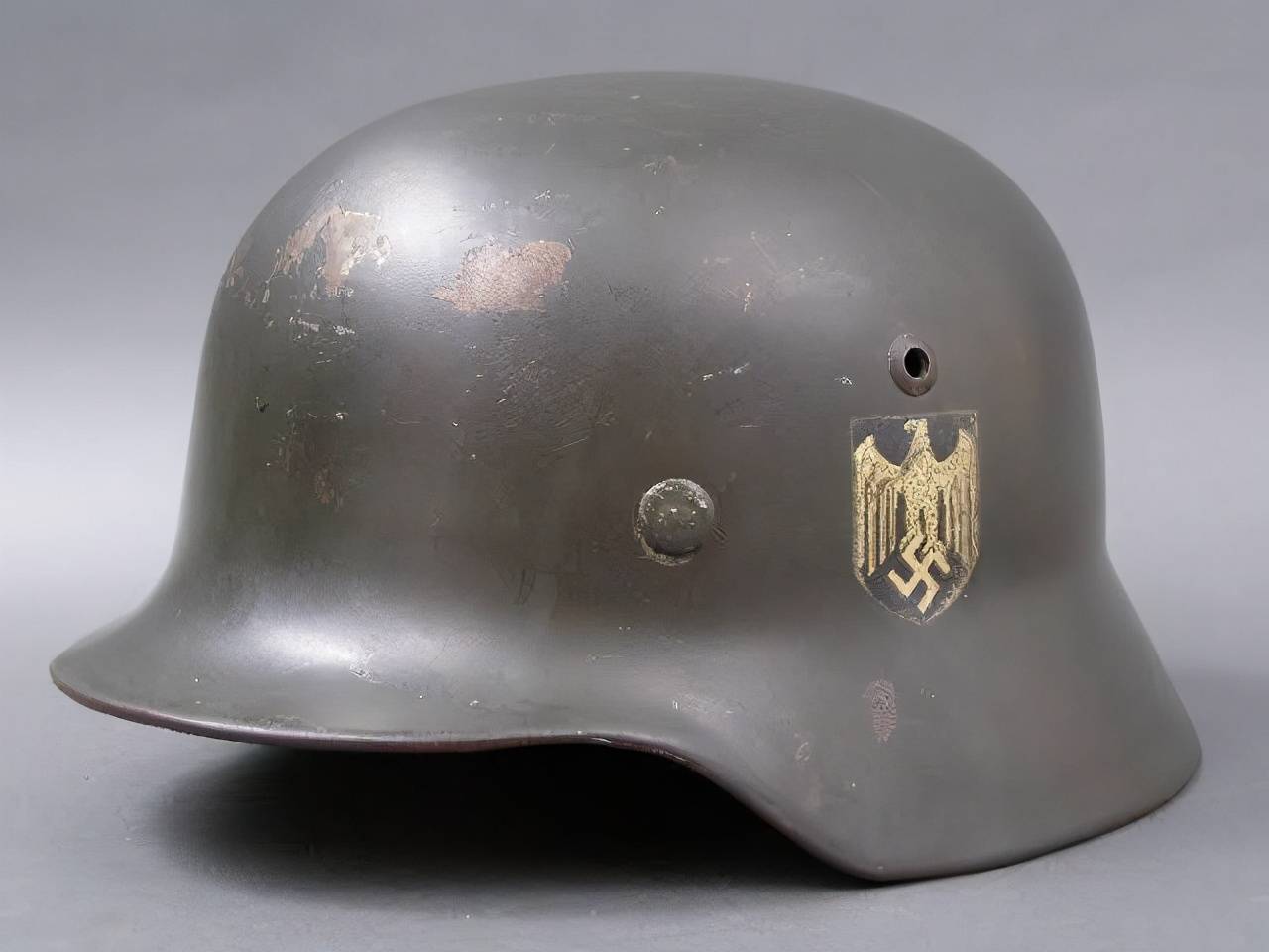 二战德军迷彩头盔图片
