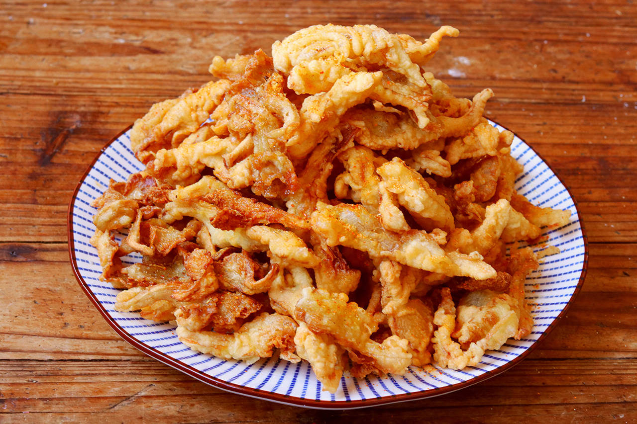 明日上班上学便当:奶香鸡蛋饼,软糯香甜!干炸鲜蘑,入味不回软