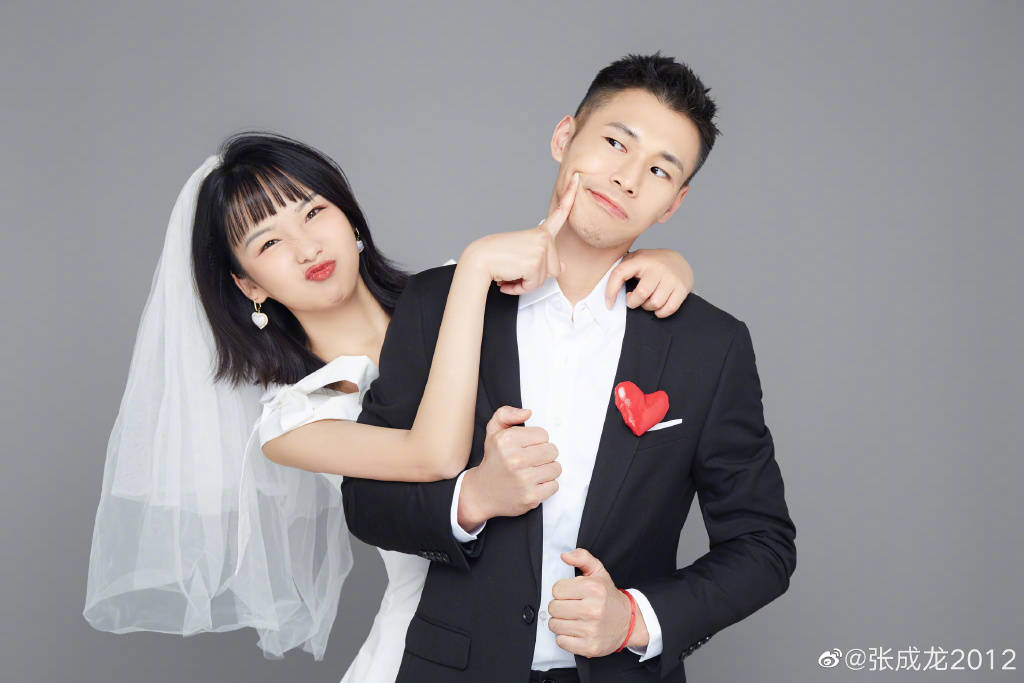 甜蜜奥运冠军张成龙与娇妻再拍婚纱照郎才女貌幸福满溢
