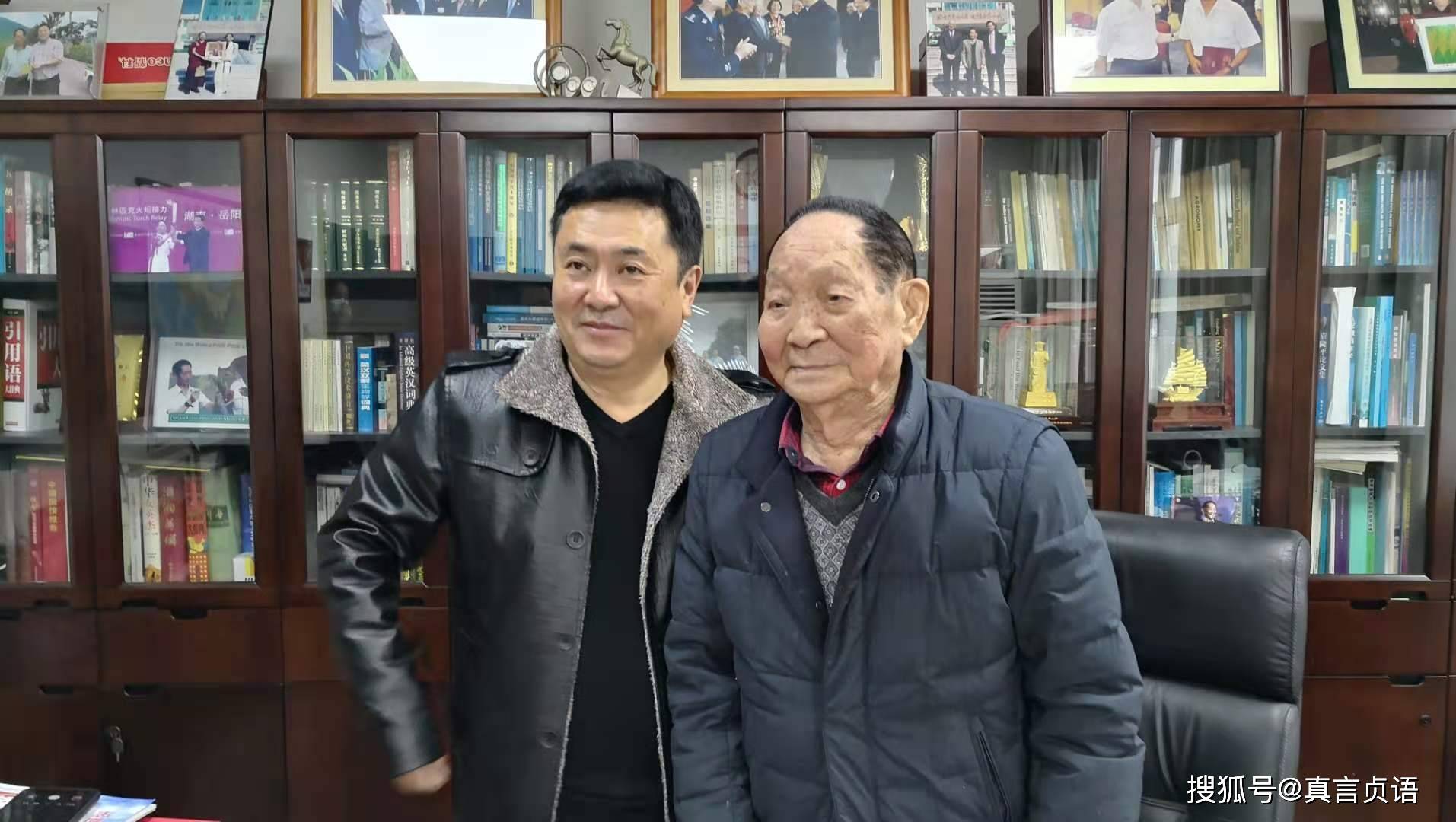 王明一原创诗词丨再把青春嗅