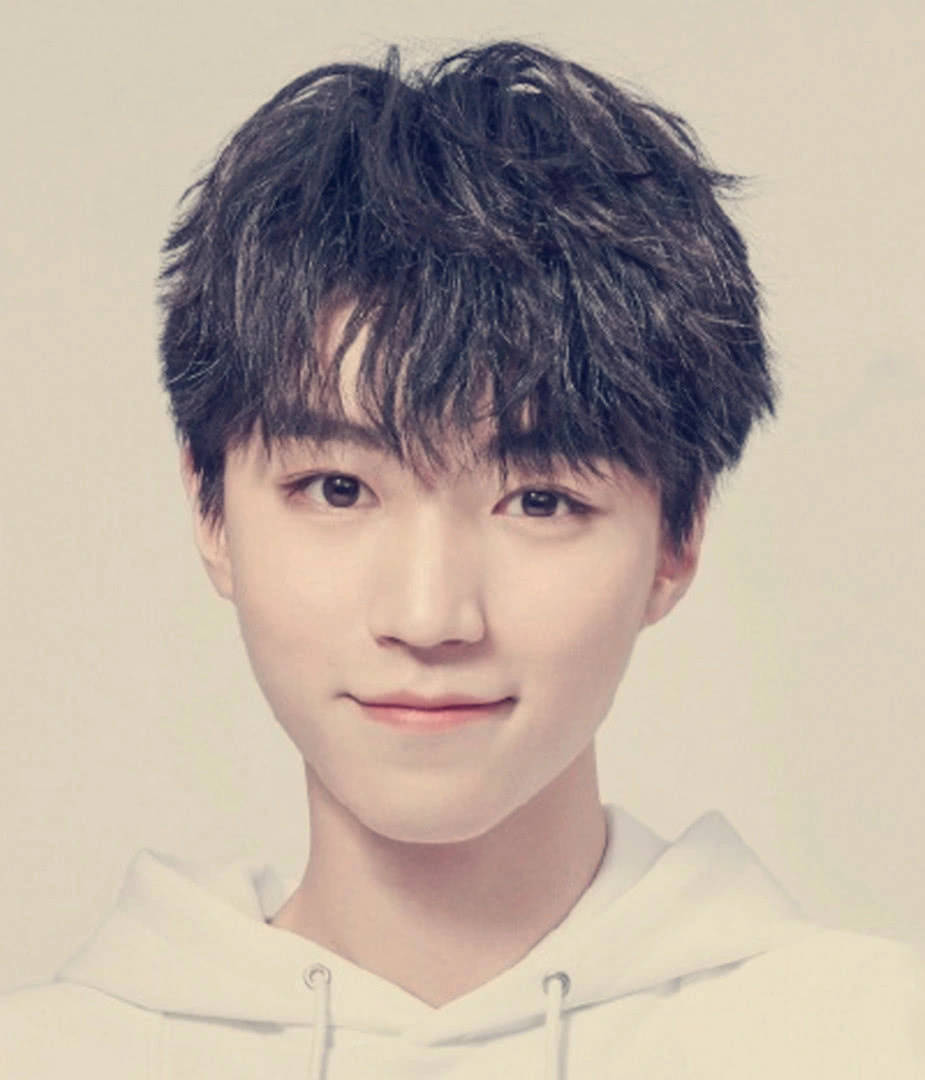 都说"证件照"检验颜值,忍了王源,忍了黄明昊,却被杨洋迷住了