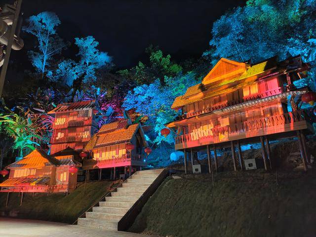 两个亿打造的德天瀑布夜景秀,场景壮观,却被越南人民免费蹭_手机搜狐