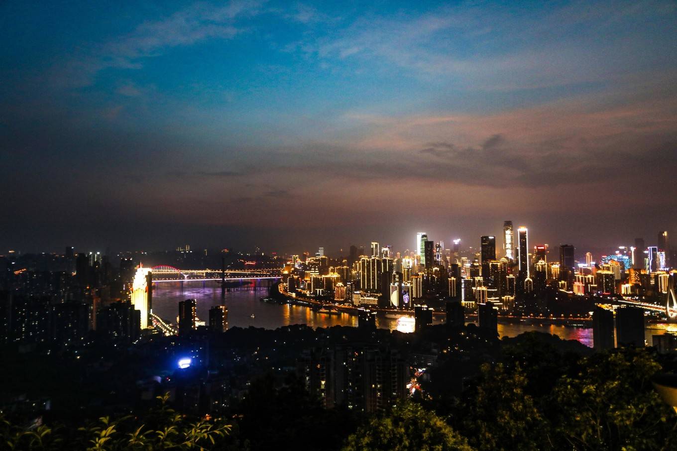 重庆南山一棵树夜景图片