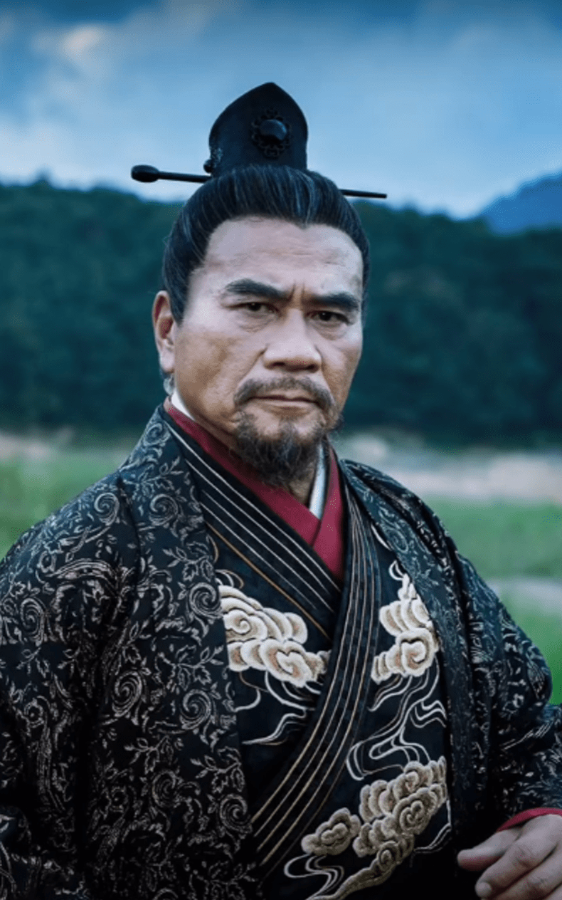 朱铁和在演艺圈发展的生涯中,除了有94年版的欧阳锋