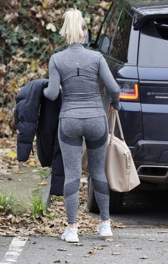 女星比莉·法尔斯现身艾塞克斯街头,她有着不俗的魅力_faiers