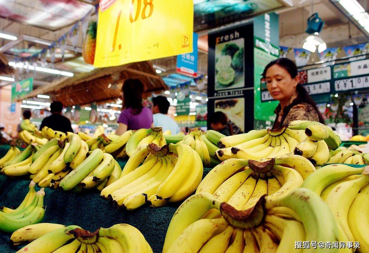 买香蕉时,弯的好还是直的好?老果农说出实情,以后别再买错了
