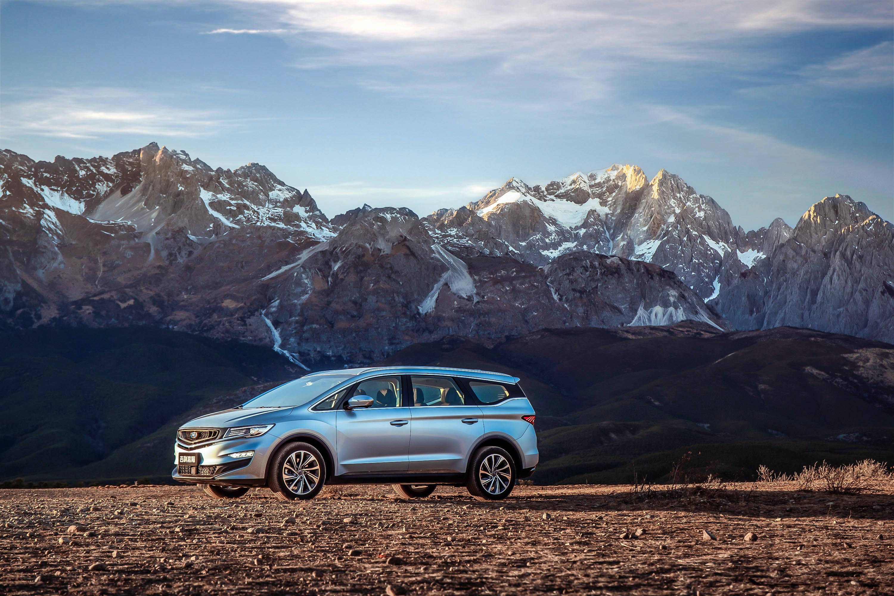 吉利嘉际vs新宝骏rm-5,谁性价比高?谁更"香"?