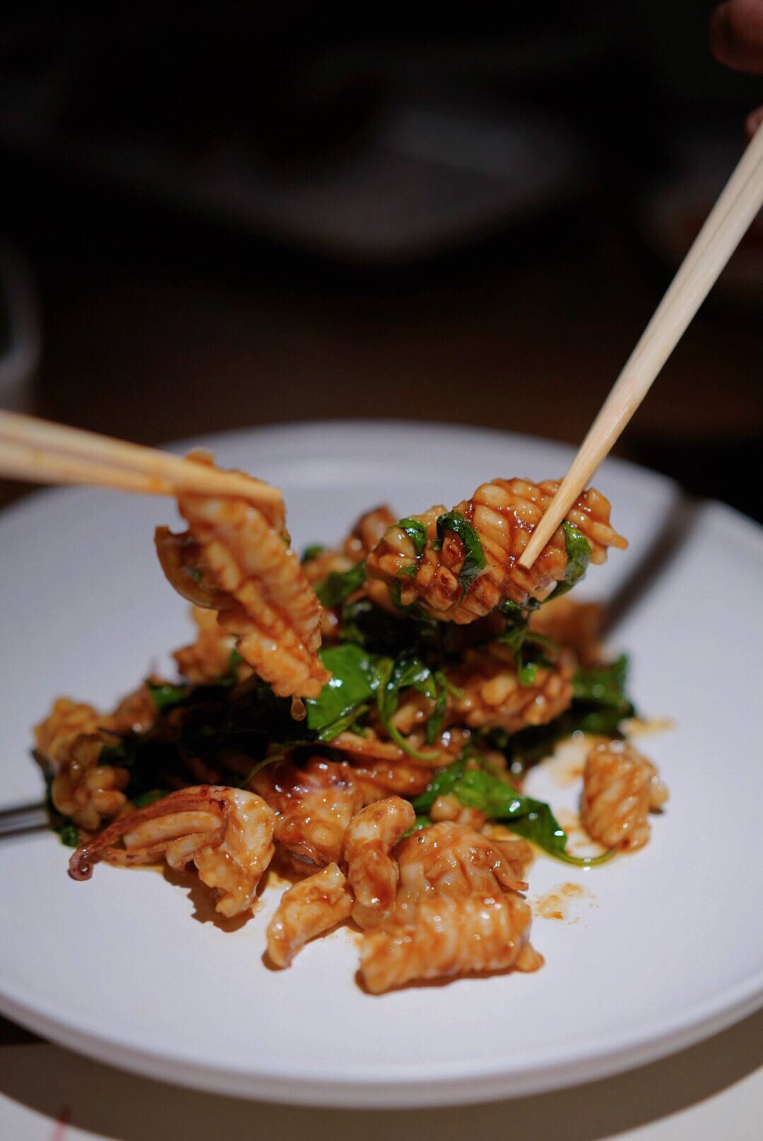 闽南醋肉拼五香这俩道小食是闽南街头常见的美食之一醋肉酥香可口而