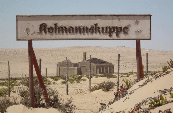 沙漠深处的幽灵鬼镇座座豪宅无人居住曾是钻石小镇