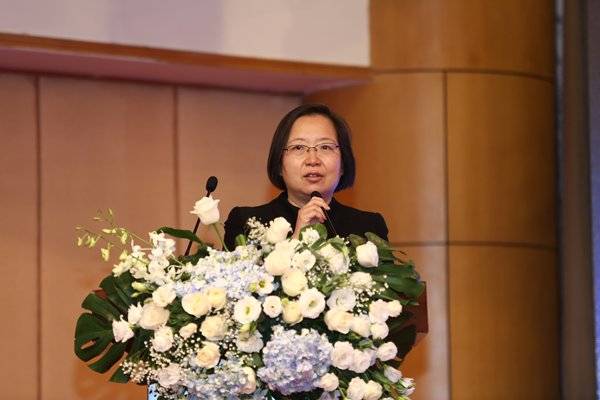 廊坊市政府副市长张春燕和中国健康促进基金会常务副理事长兼秘书长