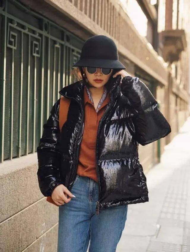 时尚领域优质创作者 订阅 点击查看更多订阅内容> 三木把黑色羽绒服穿