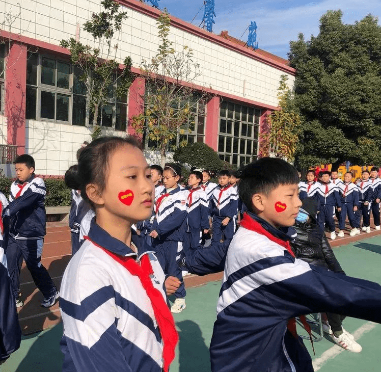 阳光大课间快乐共成长峄城区苏堂小学举行会操比赛