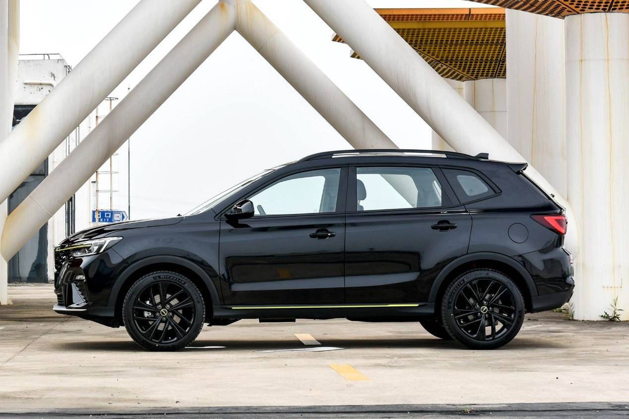 售价不到12万荣威rx5plus贺岁精选版值不值