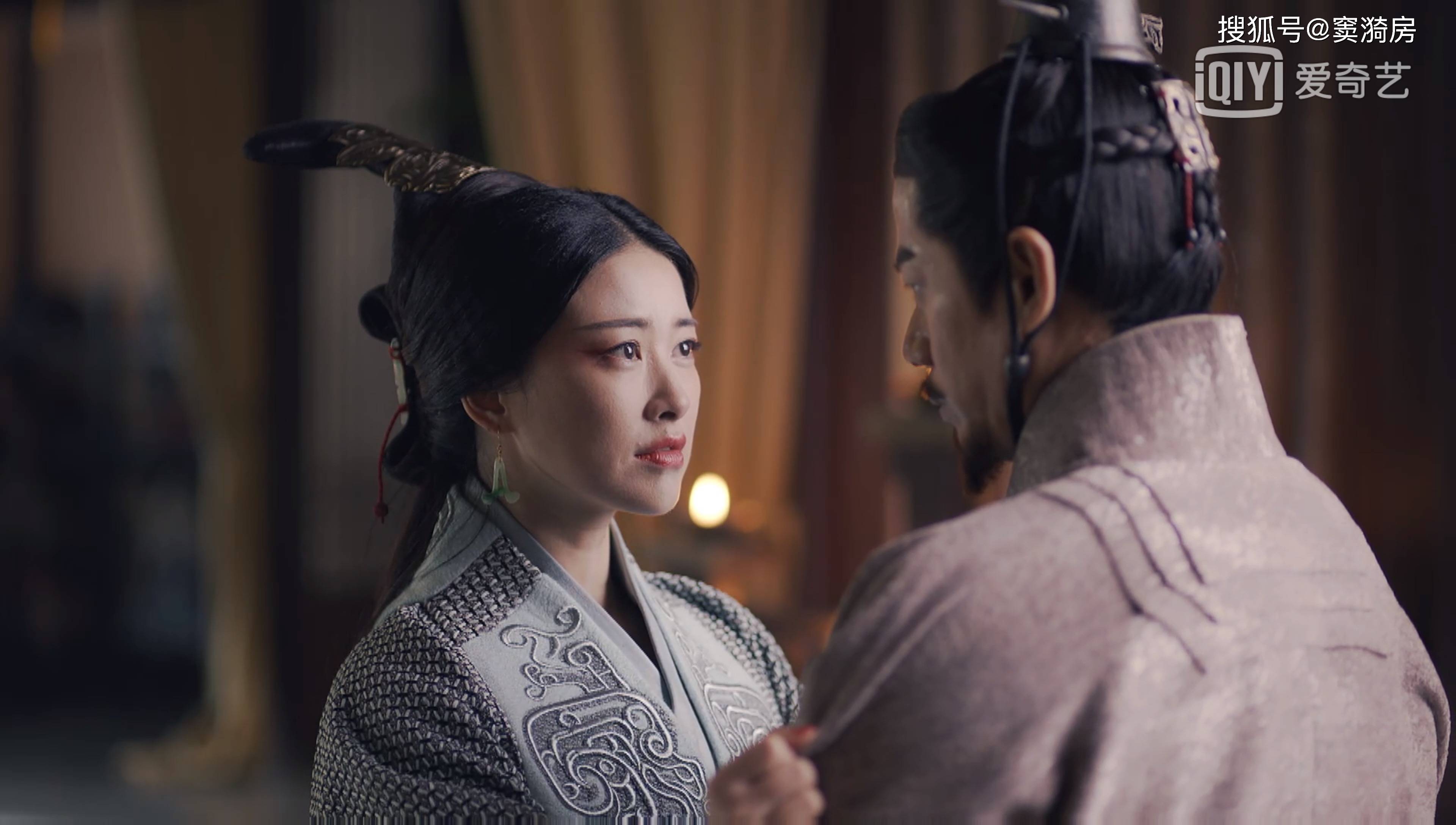 大秦赋:两个女性角色,一人惊艳,一人放浪,举手投足间拉胯不少_赵姬