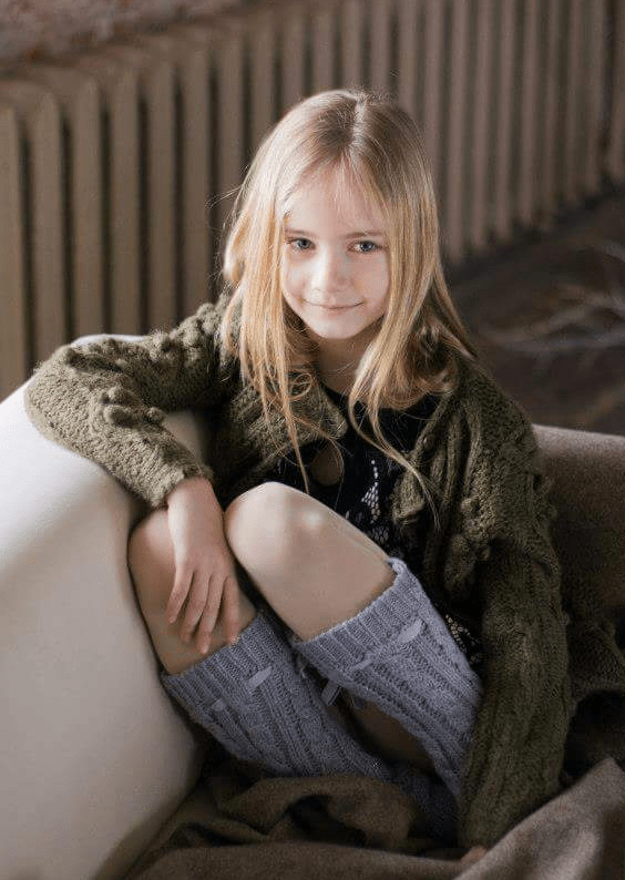 颜值逆天的俄罗斯9岁女孩这是小仙女吧