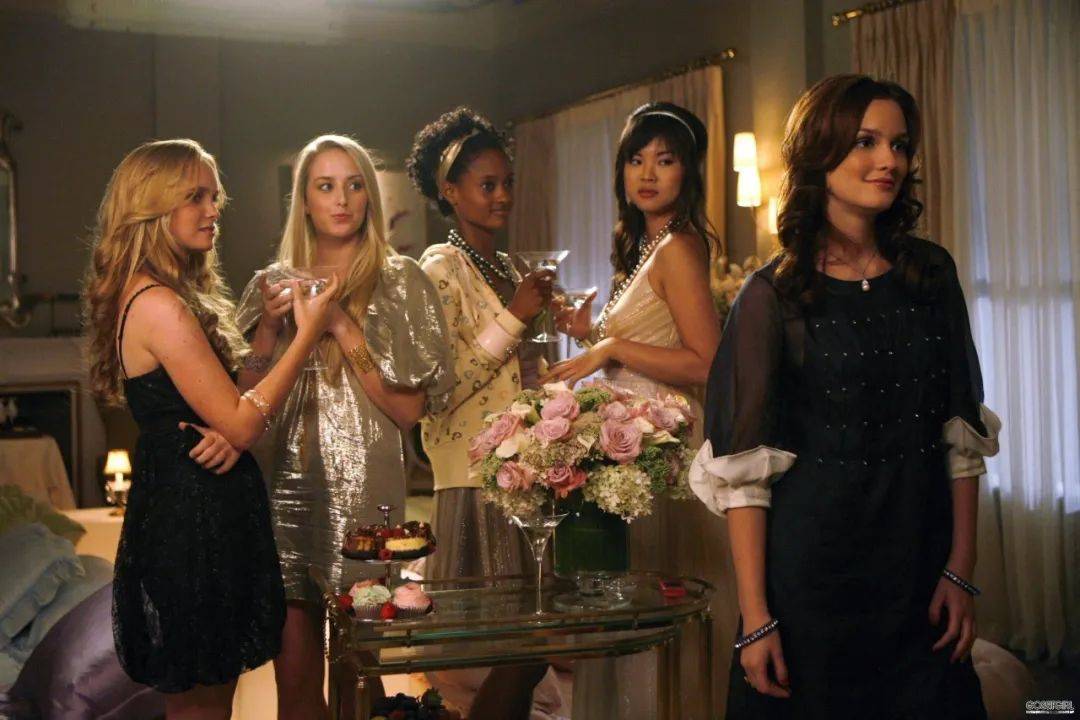 94岁英国女王登场,实力霸占派对c位