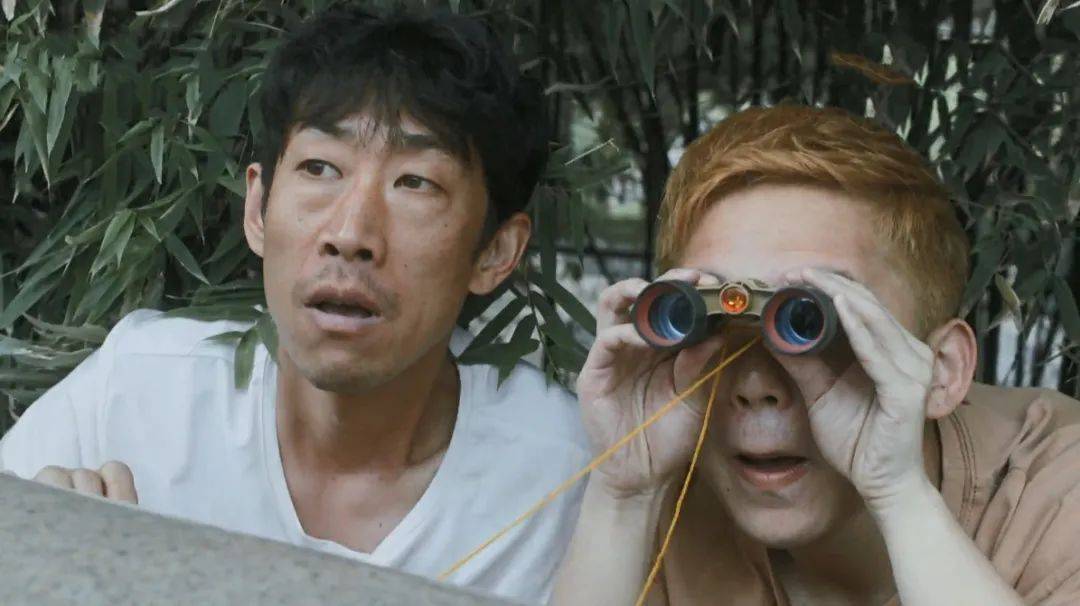 工兄弟们中,有为了省钱从不在外吃早餐还要蹭人家一罐开水的大雀儿;有