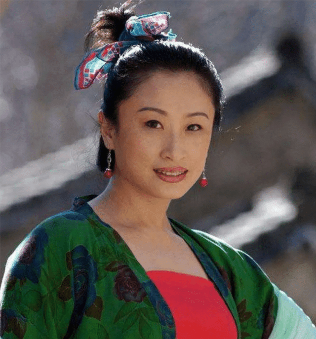 说倪妮礼服灵感来源,是《武林外传》中的钱夫人?