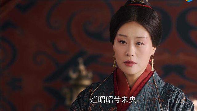 她一面让嬴异人改名嬴子楚,因为华阳夫人是楚国人.