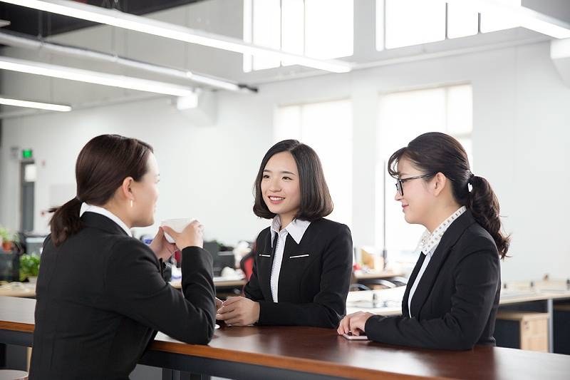 会讲话的秘诀,礼仪培训师手把手教你如何把握说话的分寸!